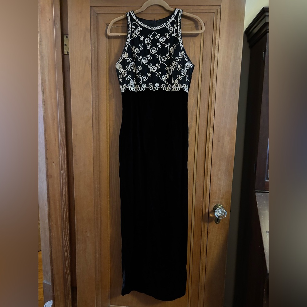 VINTAGE Scott McClintock Black Velvet Dress with Gold & White Embroidery